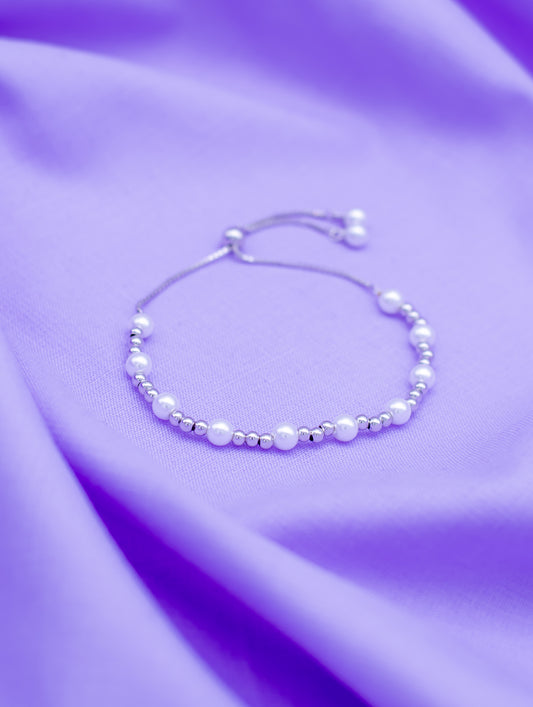 Adjustable Pearls & Silver beads Bracelet