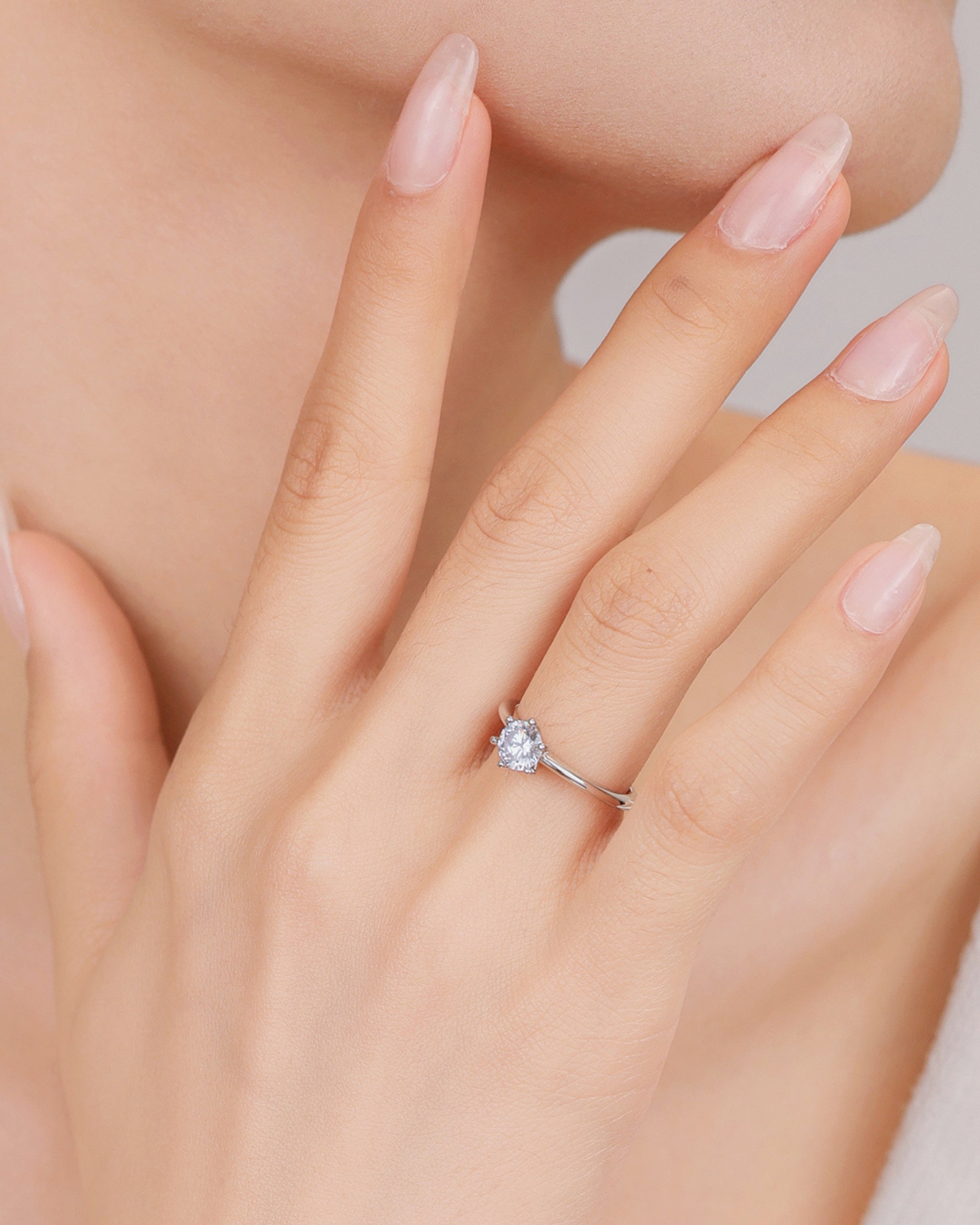 Elegant Solitaire Zircon Ring