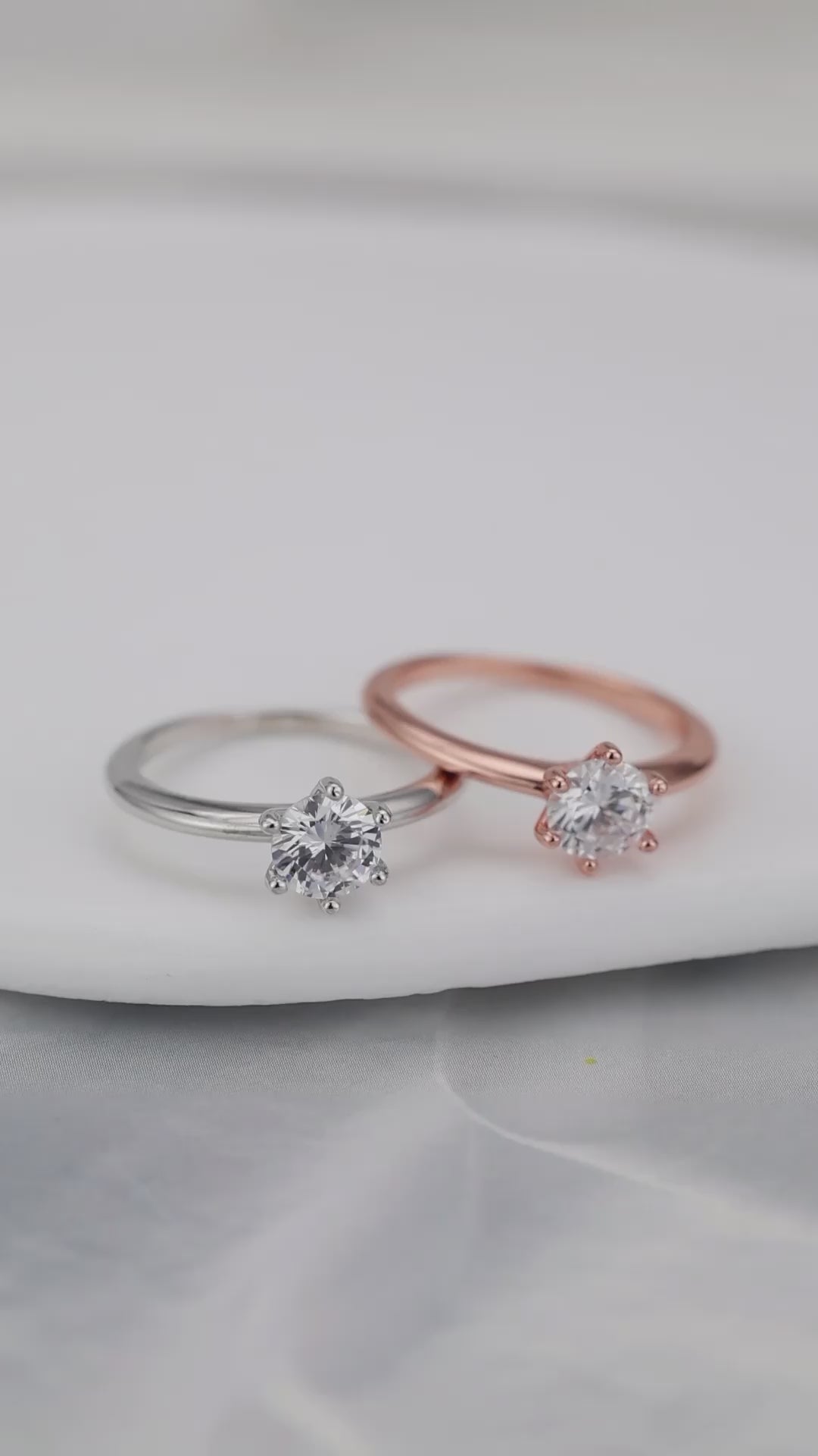 Elegant Solitaire Zircon Ring